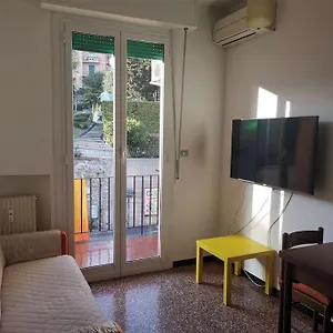 Tra Mare E Centro Genova